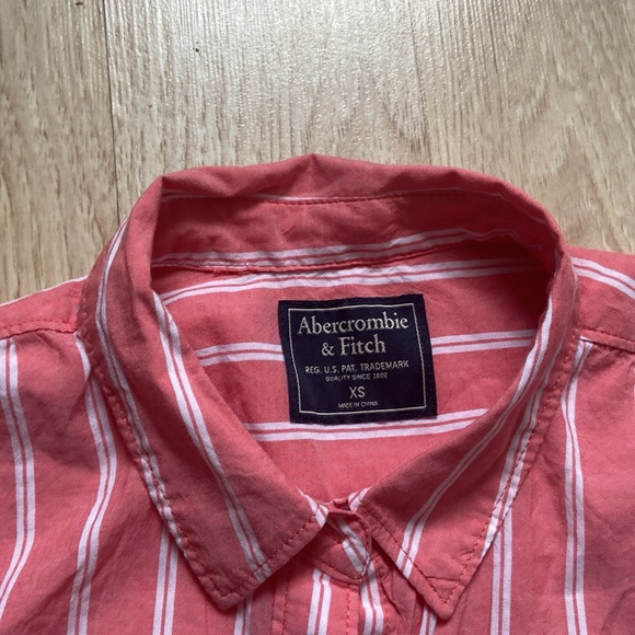 Abercrombie & Fitch Women’s Pink White Short Sleeve Button-Down Shirt Size XS - Picture 5 of 9